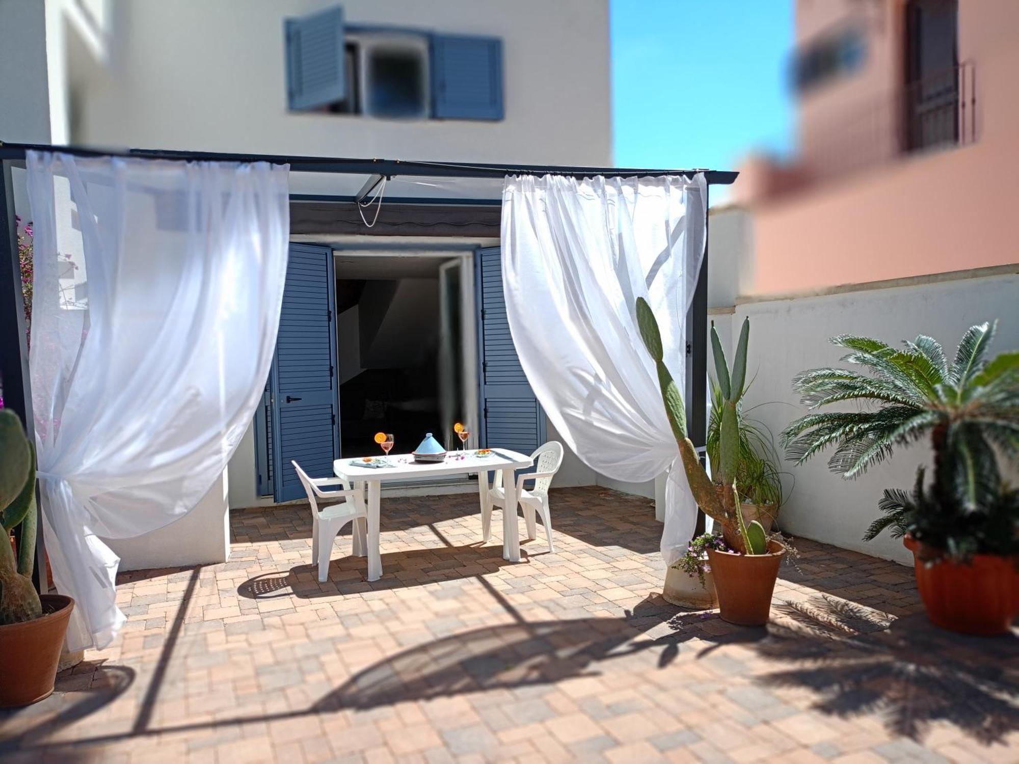 Dimora Carose Apartment Santa Maria al Bagno Luaran gambar