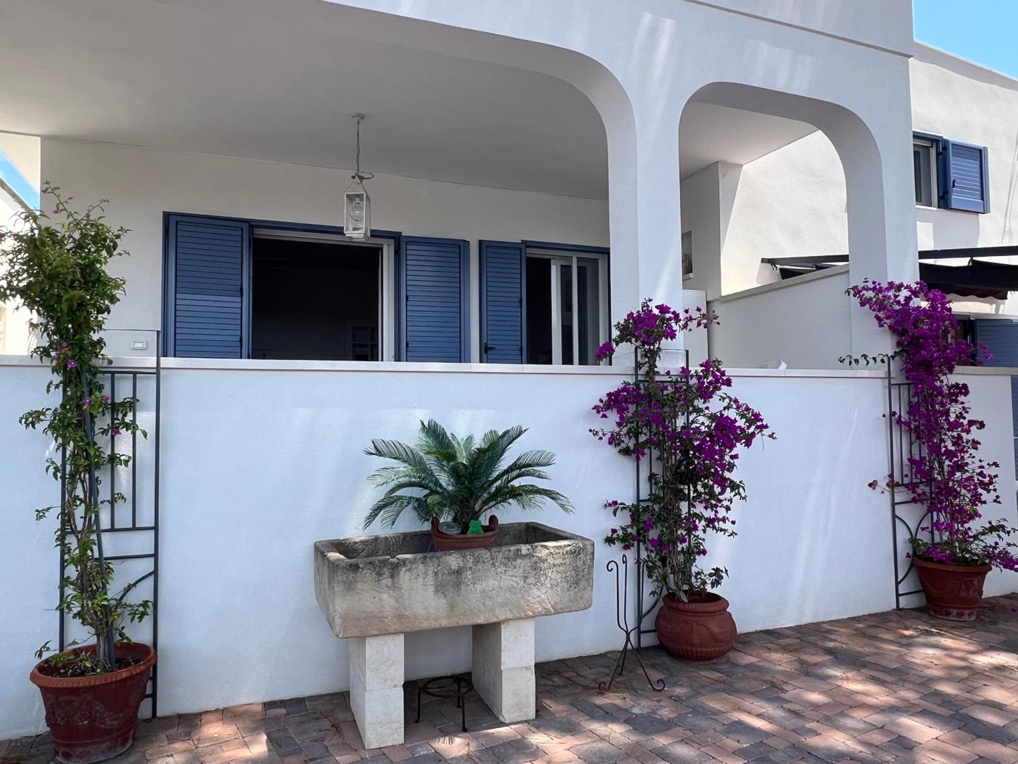 Dimora Carose Apartment Santa Maria al Bagno Luaran gambar