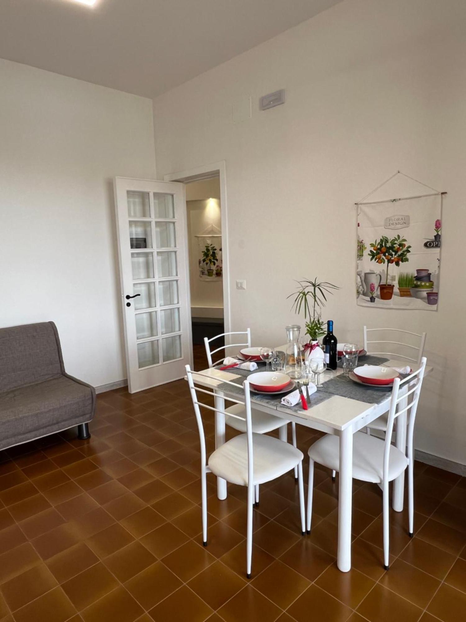 Dimora Carose Apartment Santa Maria al Bagno Luaran gambar